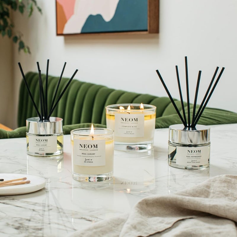 NEOM- Complete Bliss Scented Candle, 1 Wick | Blush Rose, Lime & Black Pepper | Essential Oil Aromatherapy Candle | Scent to De-Stress - Image 4